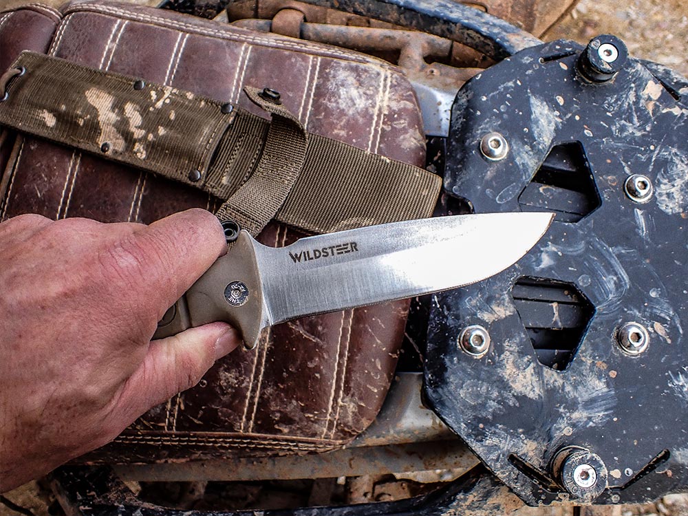 Couteau de combat STORM avec étui Kaki M.F.H. - Achat vente pas cher Surplus militaire