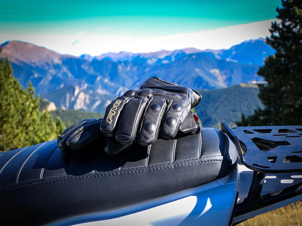 Gants Homologués CE Gants Moto Hiver Five WFX Metro WP - Cuir Imperméable, Isolation Primaloft - Homologués CE - Noir Protection Moto Froid Gants Homologués CE Gants Moto Hiver Five WFX Metro WP - Cuir Imperméable, Isolation Primaloft - Homologués CE - Noir Protection Moto Froid
