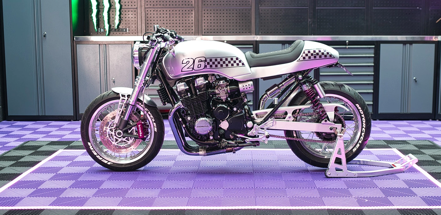 Honda CB750 : JeremMotorcycles revisite une icône dans un esprit